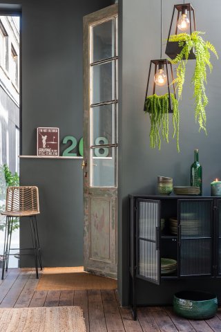 Armoire 4 portes en verre DOZA en métal noir et verre.